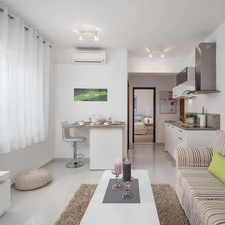 Apartment Dramaljsko Selce Iii *