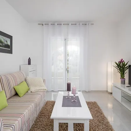 Dramaljsko Selce Iii Apartament *